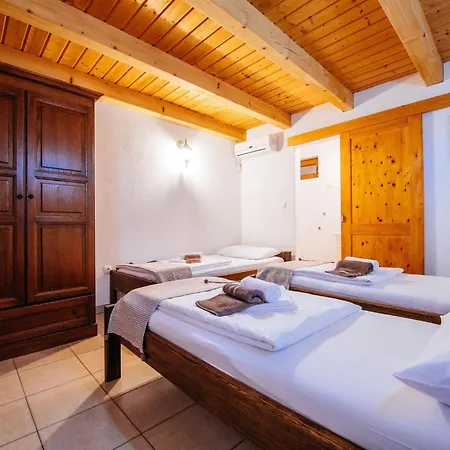 My Dalmatia - Jucinovi Dvori With Private Pool And Sauna * Starigrad Paklenica