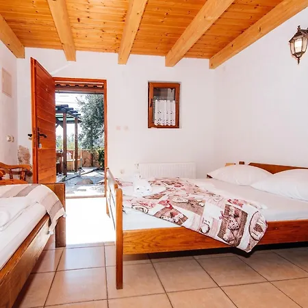 My Dalmatia - Jucinovi Dvori With Private Pool And Sauna Starigrad Paklenica