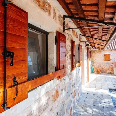 My Dalmatia - Jucinovi Dvori With Private Pool And Sauna Nyaraló *