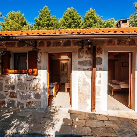 My Dalmatia - Jucinovi Dvori With Private Pool And Sauna Starigrad-Paklenica